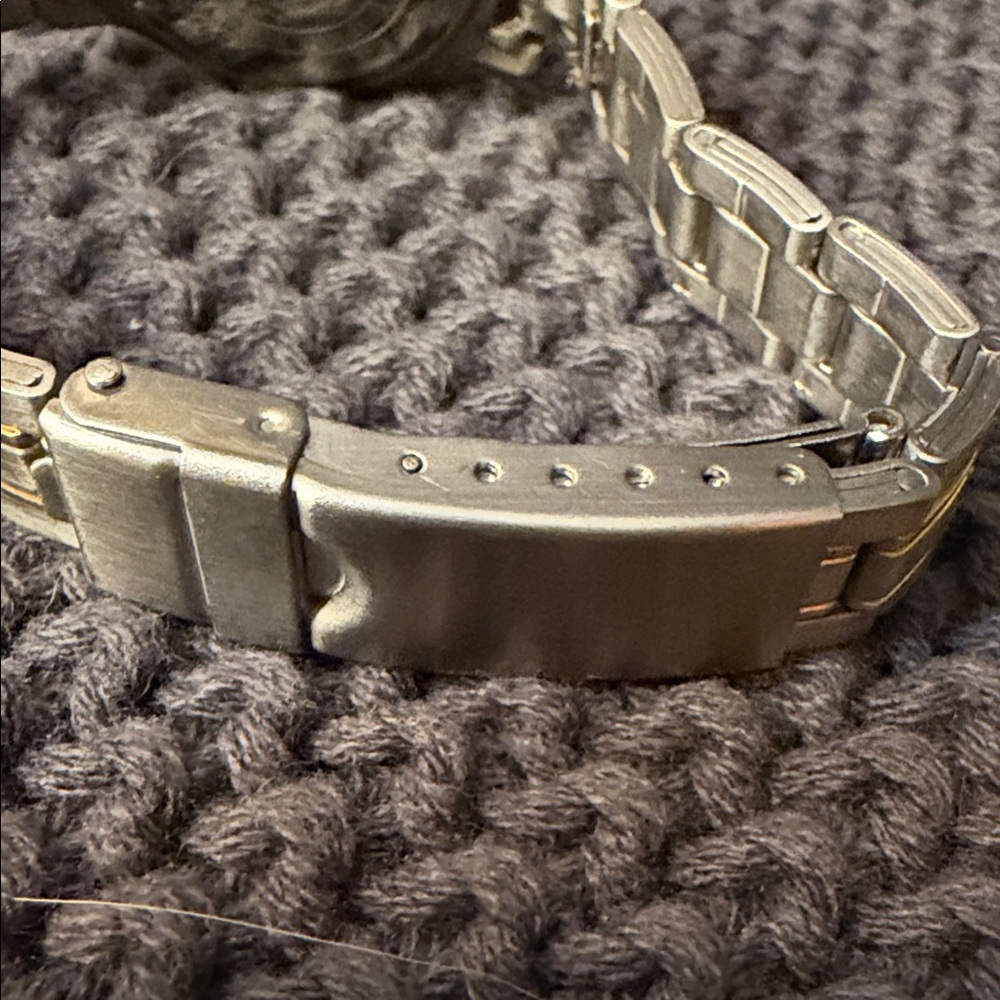 Swiss Army Gold watch - Picture 6 of 9